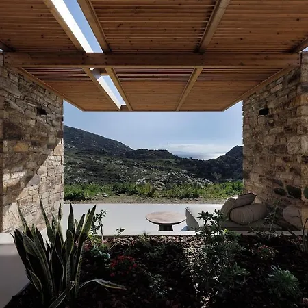 酒店 Crimson View Villa By Hide Out 5*