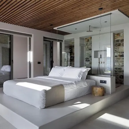 Crimson View Villa By Hide Out 5*