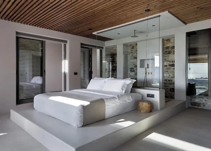 Crimson View Villa By Hide Out 5*