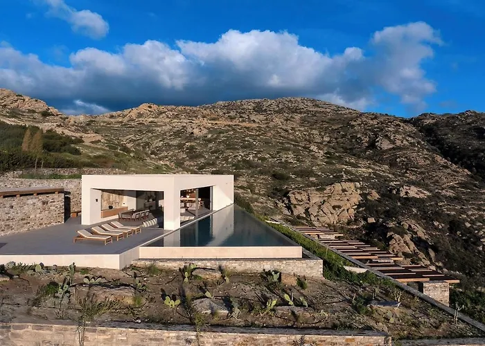 酒店 Crimson View Villa By Hide Out 5*