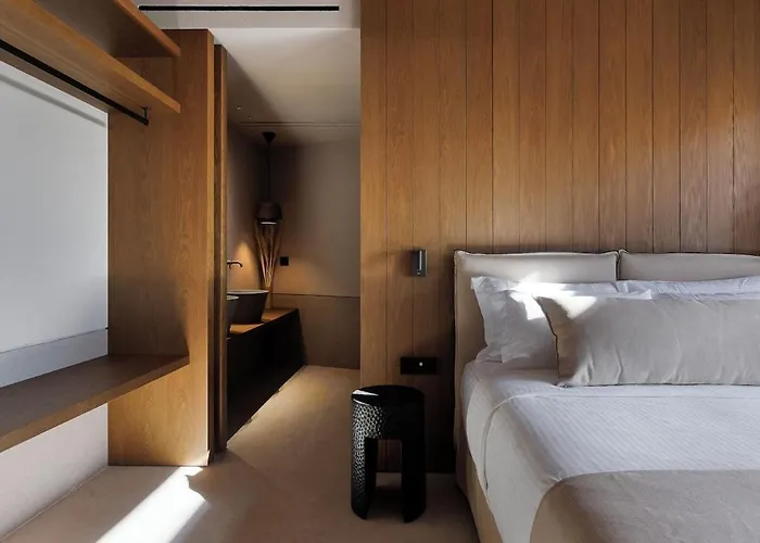 Crimson View Villa By Hide Out 5*