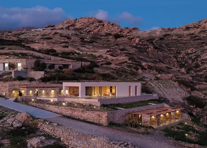 Crimson View Villa By Hide Out